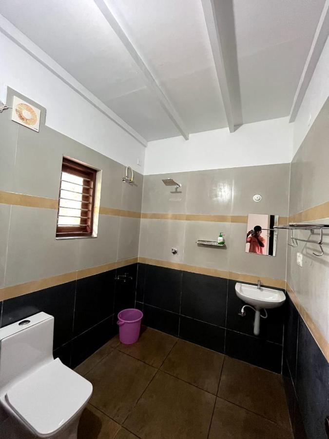 Kayalvarath Paradise Apartment Mundrothuruth Ngoại thất bức ảnh
