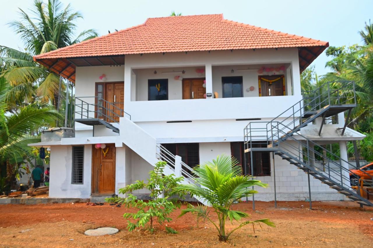 Kayalvarath Paradise Apartment Mundrothuruth Ngoại thất bức ảnh