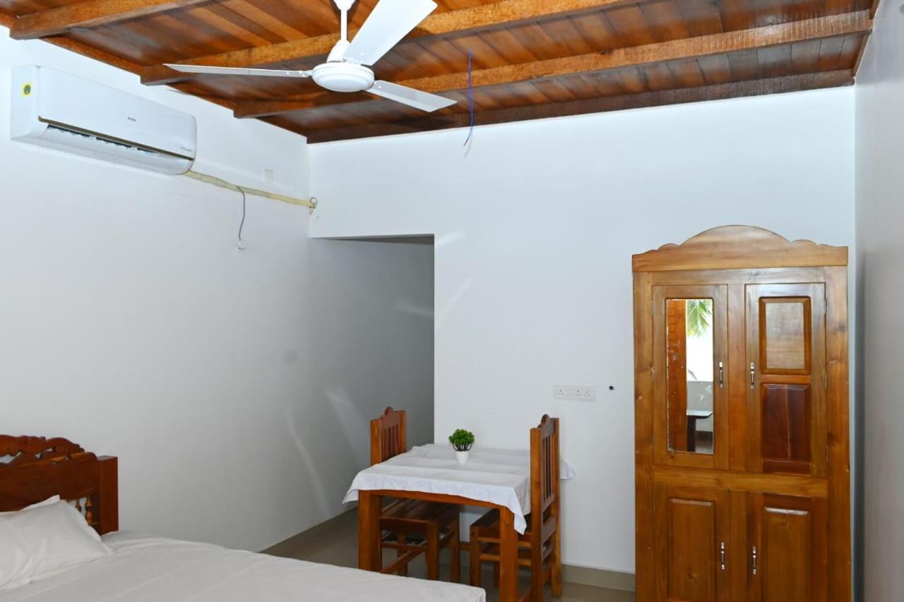 Kayalvarath Paradise Apartment Mundrothuruth Ngoại thất bức ảnh