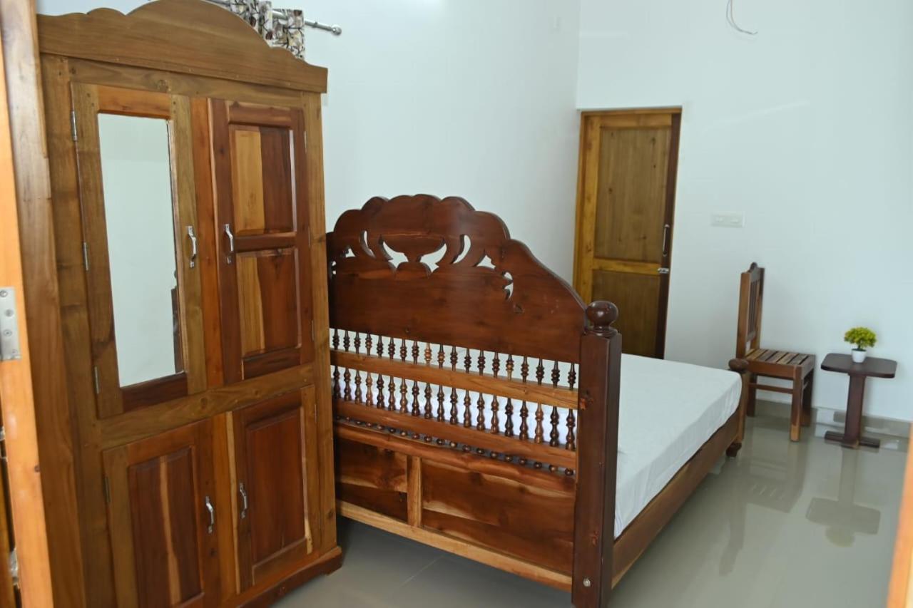 Kayalvarath Paradise Apartment Mundrothuruth Ngoại thất bức ảnh